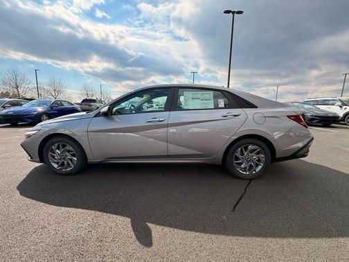 Fluid Metal 2026 Hyundai ELANTRA HEV Blue