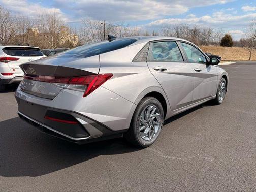 Fluid Metal 2026 Hyundai ELANTRA HEV Blue