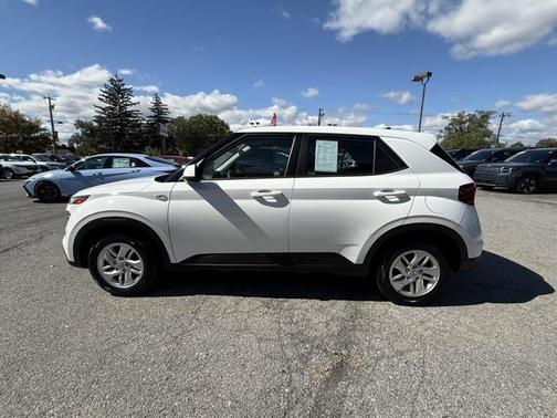 2021 Hyundai VENUE SE