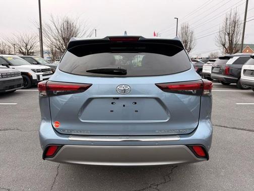 2024 Toyota Highlander Platinum