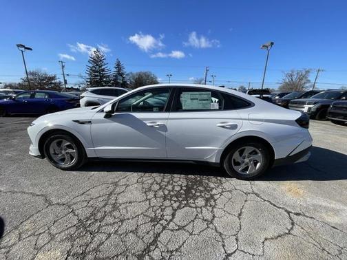 2025 Hyundai SONATA SE