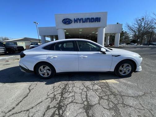 2025 Hyundai SONATA SE
