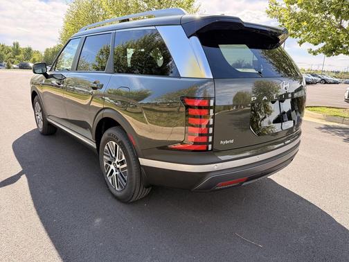 Titan Green 2026 Hyundai Palisade Hybrid SEL 7P