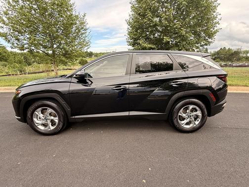 Phantom Black 2022 Hyundai TUCSON SE