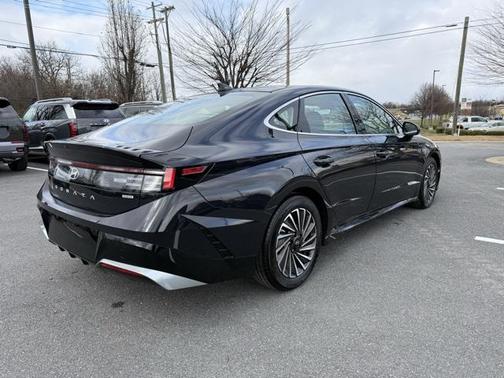 2025 Hyundai SONATA Hybrid SE