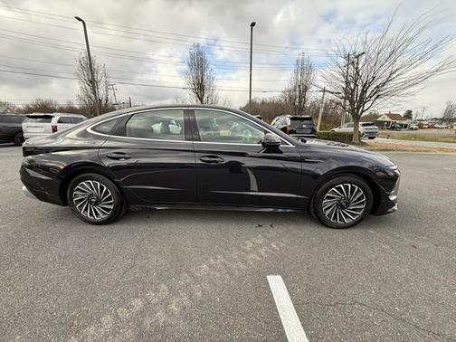 2025 Hyundai SONATA Hybrid SE