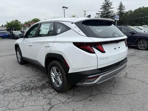 2025 Hyundai TUCSON SE