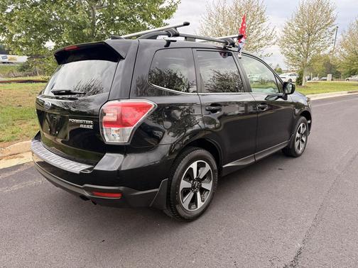 Crystal Black Silica 2017 Subaru Forester 2.5i Limited