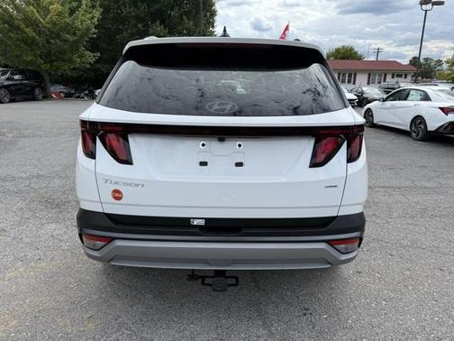 2025 Hyundai TUCSON SEL