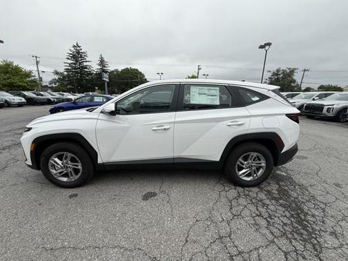 2025 Hyundai TUCSON SE