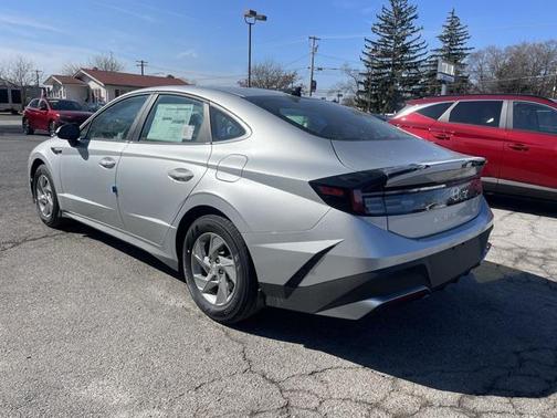 2025 Hyundai SONATA SE