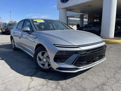 2025 Hyundai SONATA SE
