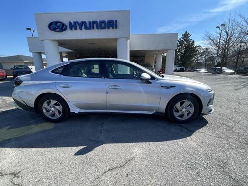 2025 Hyundai SONATA SE
