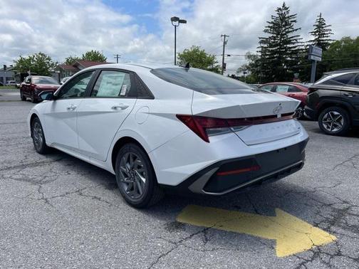2025 Hyundai ELANTRA HEV Blue