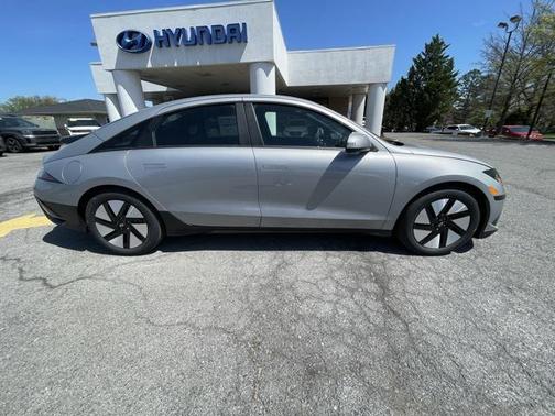 2025 Hyundai IONIQ 6 SE