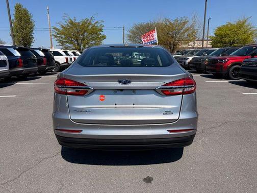 Iconic Silver Metallic 2020 Ford Fusion Hybrid SE