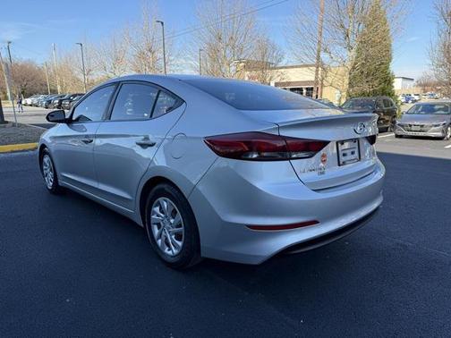 2018 Hyundai ELANTRA SE