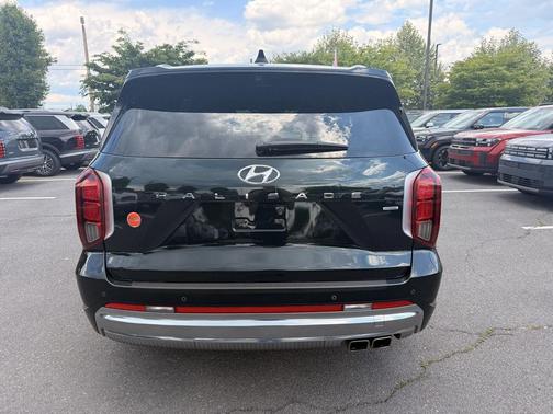Robust Emerald 2023 Hyundai PALISADE Calligraphy
