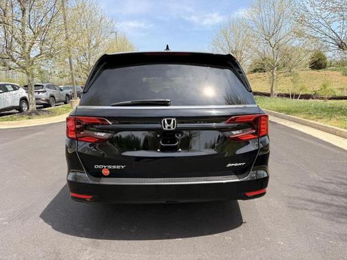 Crystal Black Pearl 2023 Honda Odyssey Sport