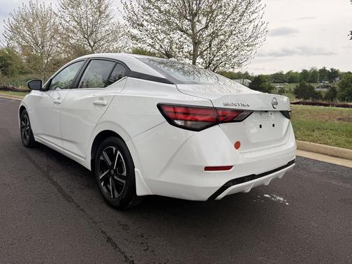 Aspen White Tricoat 2024 Nissan Sentra SV