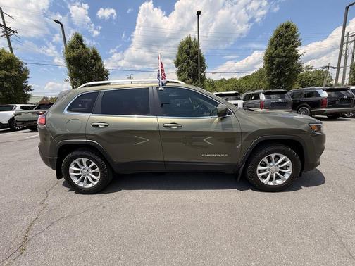 Olive Green Pearlcoat 2019 Jeep Cherokee Latitude