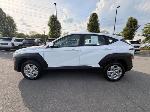 Atlas White 2026 Hyundai KONA SE