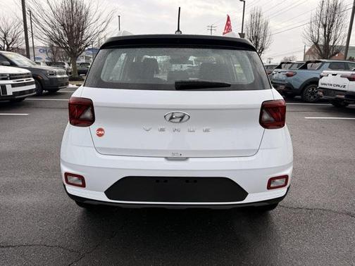 2026 Hyundai VENUE SEL w/Two-Tone Roof