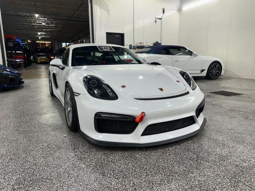 2016 Porsche Cayman GT4