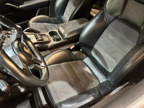 2016 Porsche Cayenne GTS