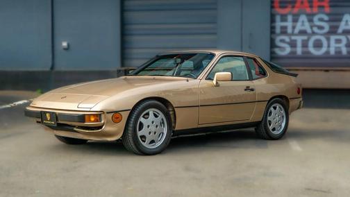 1988 Porsche 924 2D Coupe