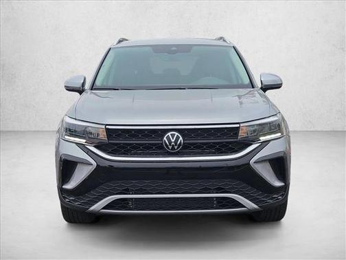 Platinum Gray Meta 2023 Volkswagen Taos 1.5T SE