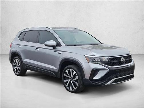 Platinum Gray Meta 2023 Volkswagen Taos 1.5T SE