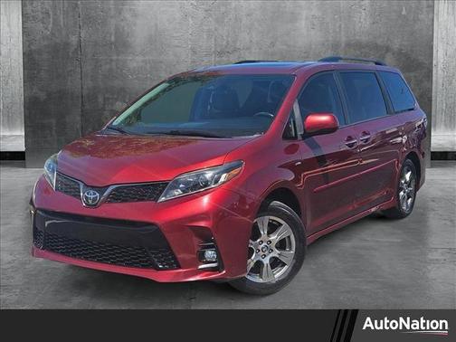 2019 Toyota Sienna SE