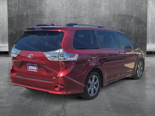 2019 Toyota Sienna SE