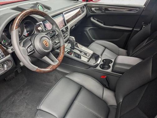 2025 Porsche Macan AWD