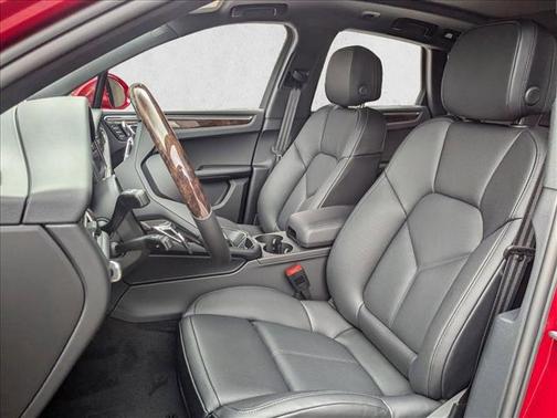 2025 Porsche Macan AWD