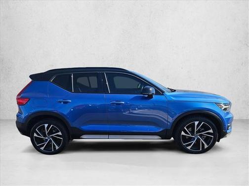 2019 Volvo XC40 T4 R-Design
