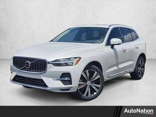 Crystal White Metallic 2023 Volvo XC60 Recharge Plug-In Hybrid T8 Plus Bright Theme