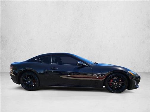 Nero 2017 Maserati GranTurismo Sport
