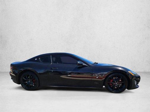 Nero 2017 Maserati GranTurismo Sport