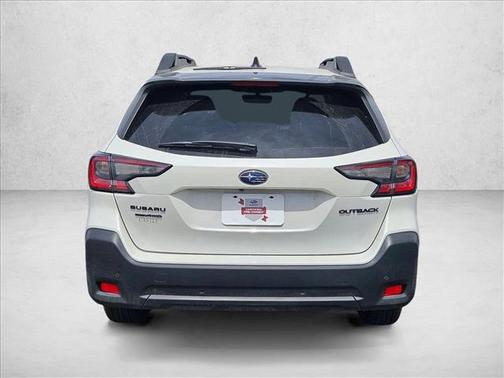 Crystal White Pearl 2024 Subaru Outback Onyx Edition