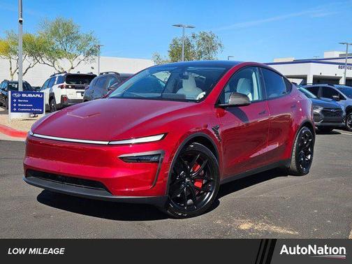 2026 Tesla Model Y Standard Rear-Wheel Drive