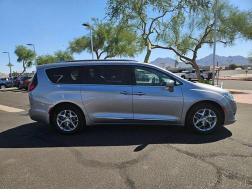 Billet Silver Metallic Clearcoat 2019 Chrysler Pacifica Limited