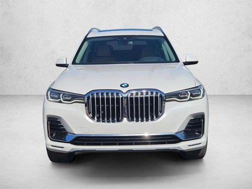 Mineral White Metallic 2021 BMW X7 xDrive40i