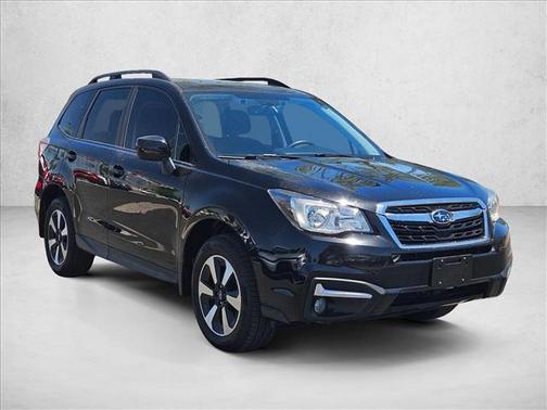 Crystal Black Silica 2017 Subaru Forester 2.5i Premium
