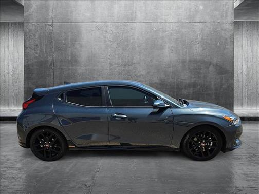 2021 Hyundai Veloster Base