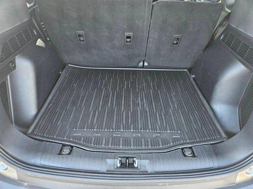 Carbonized Gray Metallic 2022 Ford Escape SE