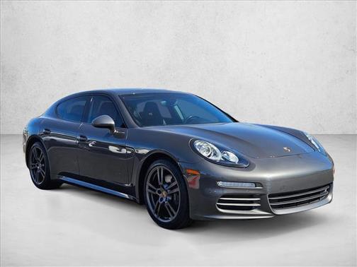2015 Porsche Panamera 4