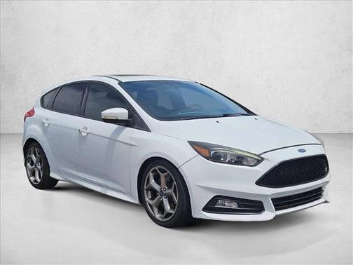 Oxford White 2017 Ford Focus ST
