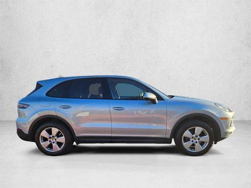 Dolomite Silver Metallic 2020 Porsche Cayenne Cayenne